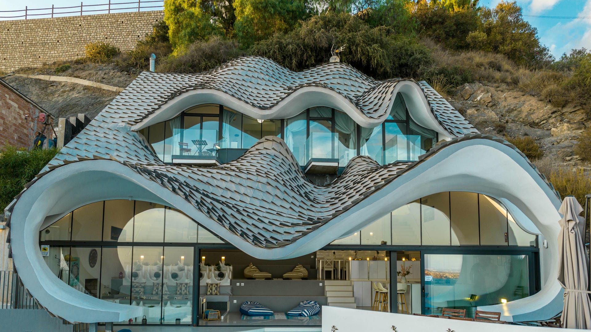 Casa_Acantilado_Architecture_Gem_Unique_Cliff_House_Dragon_Shape_Andalusia_Coast_Salobrena_Granada_Spain_B.jpg