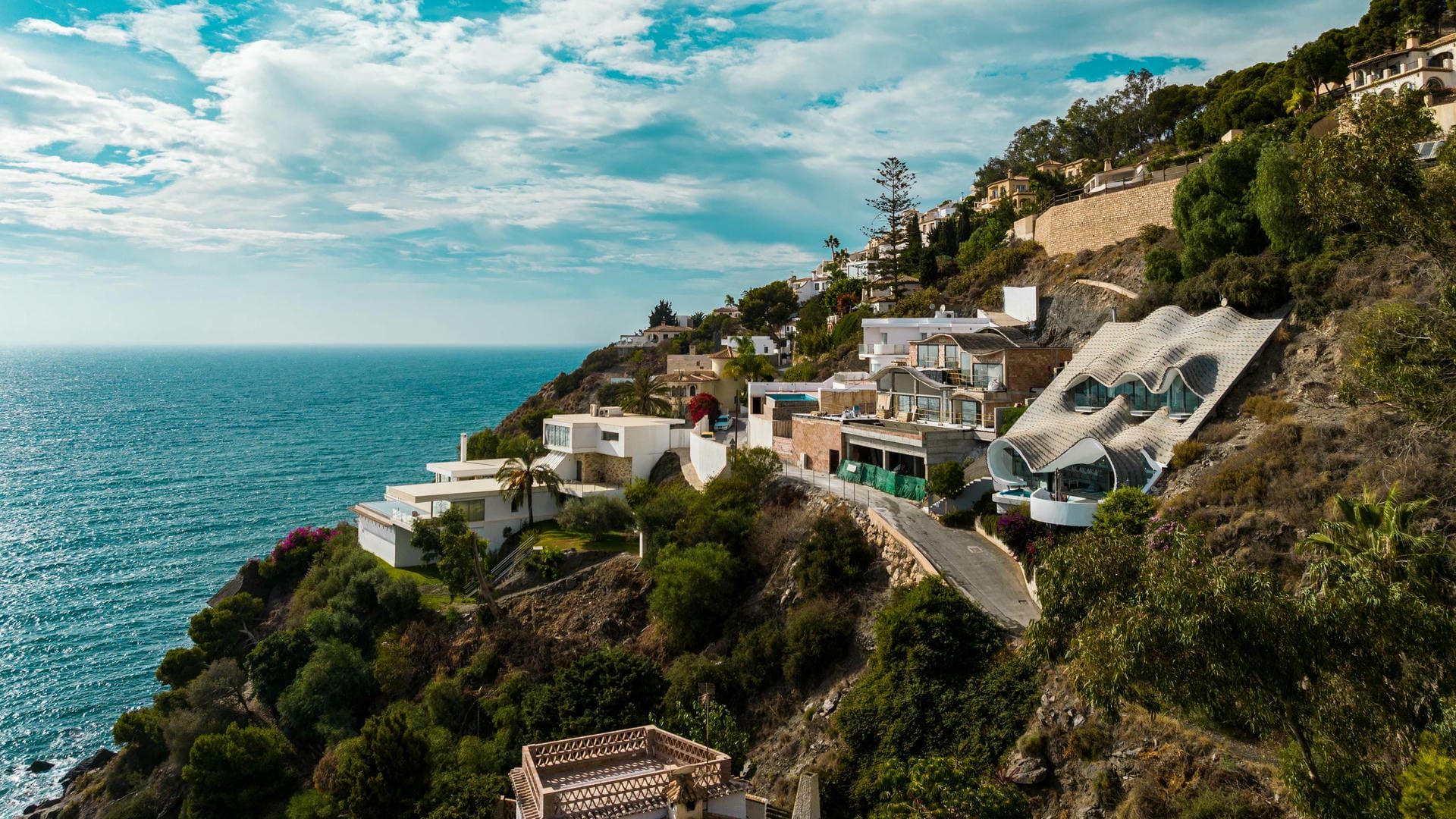 Casa_Acantilado_Architecture_Gem_Unique_Cliff_House_Dragon_Shape_Andalusia_Coast_Salobrena_Granada_Spain_Secondary.jpg