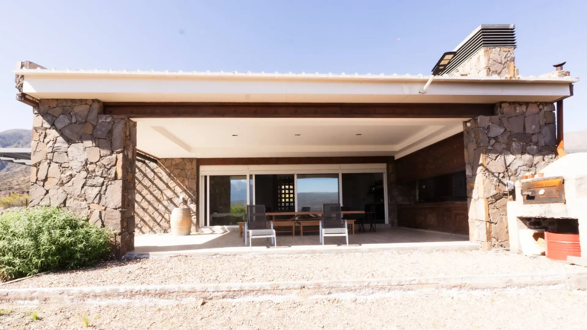 Casa_Cactus_Mendoza_Estancia_Lujosa_Rustica_Contemporanea_Potrerillos_Argentina_Secondary.webp