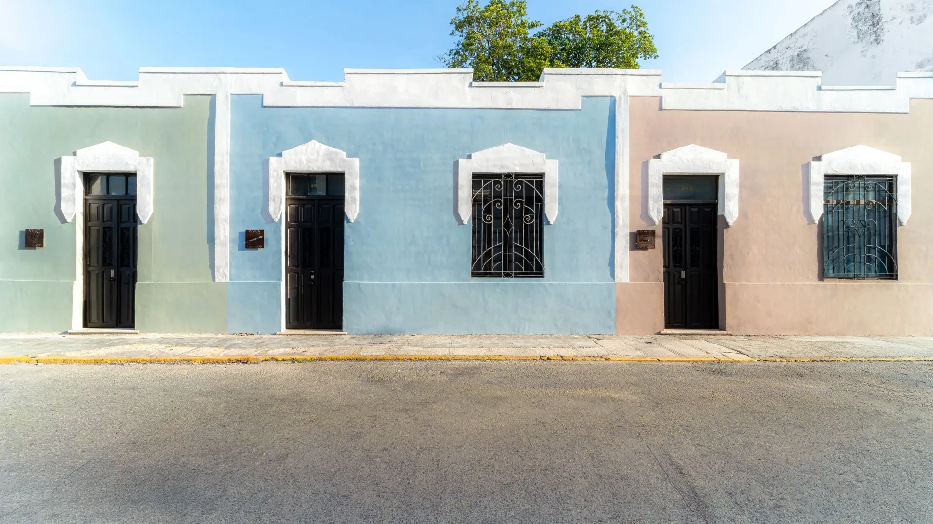 Casa-del-centro-casa-bolero-unique-design-home-heart-merida-mexico-architecture.webp