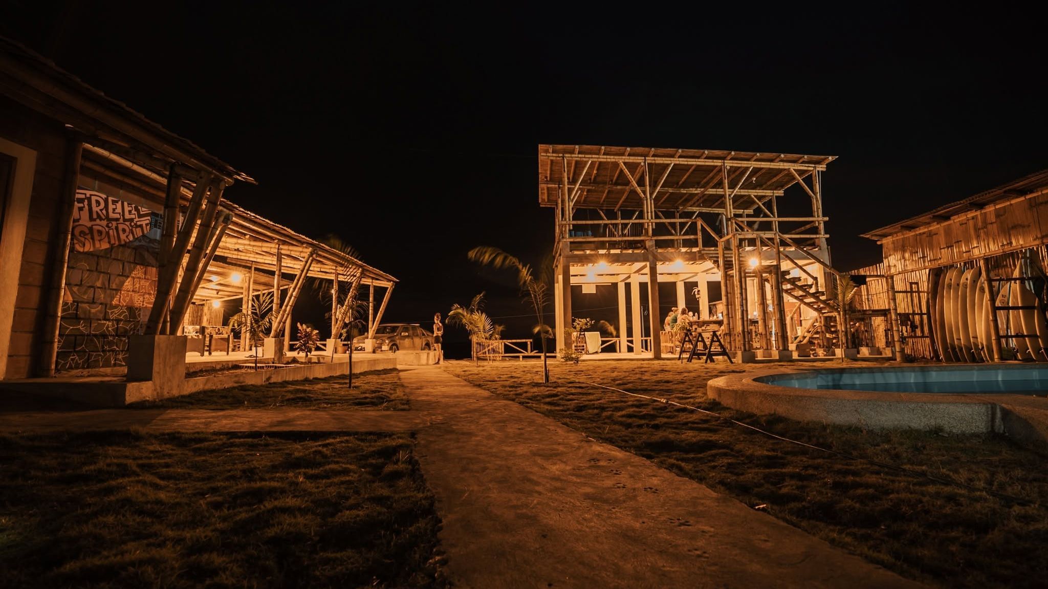 Free_Spirit_Hostel_Ecuador_Puerto_Engabao_Beachfront_Surf_Yoga_Stay_Architecture.webp
