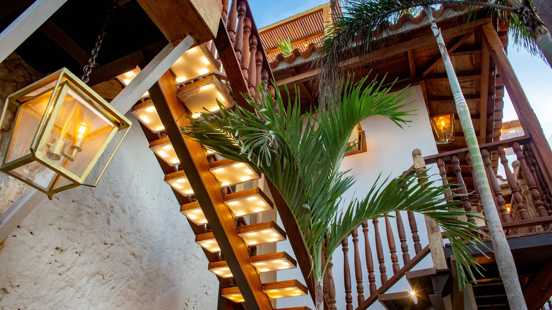 Luxury_Walled_City_Oasis_Palmas_de_Alba_Hotel_Boutique_Cartagena_Architecture.webp