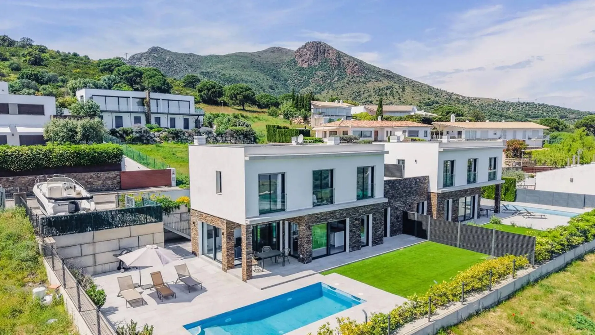 Villa_Cala_Prona_Serena_Private_Mediterranean_Retreat_Catalonia_Spain_Rooms.webp